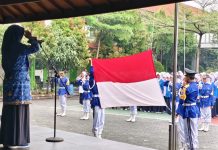 MTsN 2 Kota Bandung Gelar Upacara Hari Sumpah Pemuda Secara Khidmat